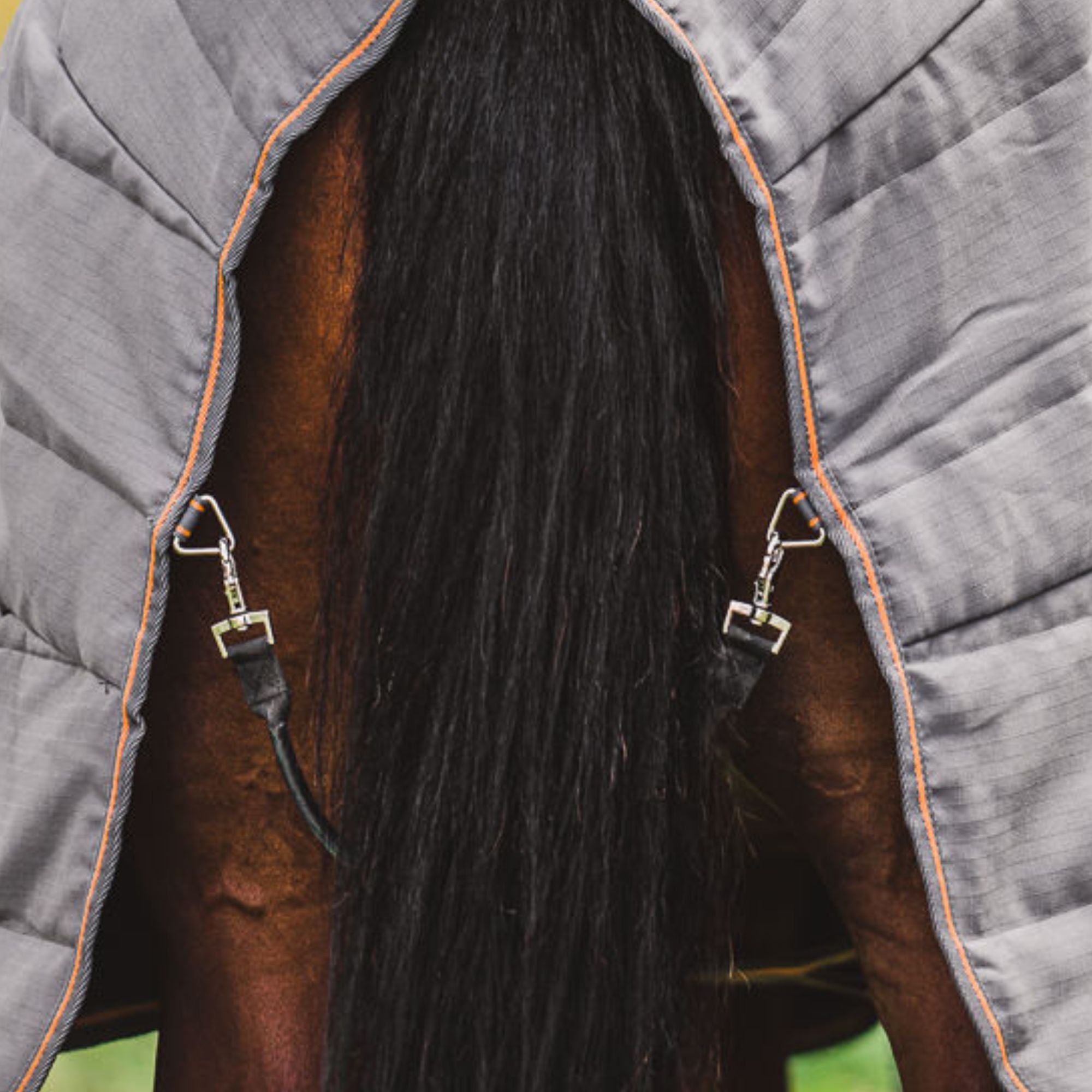 Hyltarp Stalltäcke Razzla 100 g Castor Grey