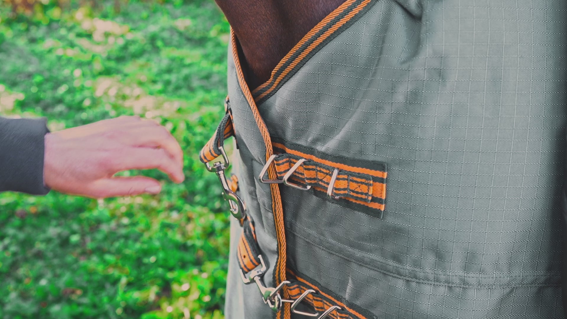 Hyltarp turnout rug Dusty 0g military green